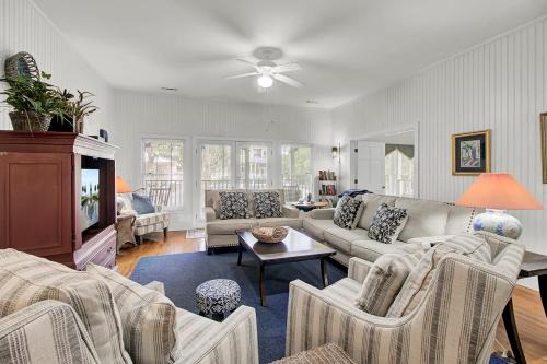 Isle of Palms House | Grand Pavilion 83: Family Retreat with Pool & Hot Tub Access