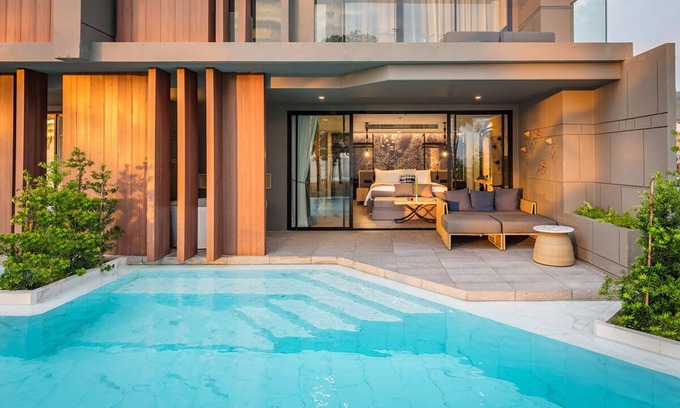 Khuekkhak Resort | Seaside Retreat with Pool Access and Spa Facilities