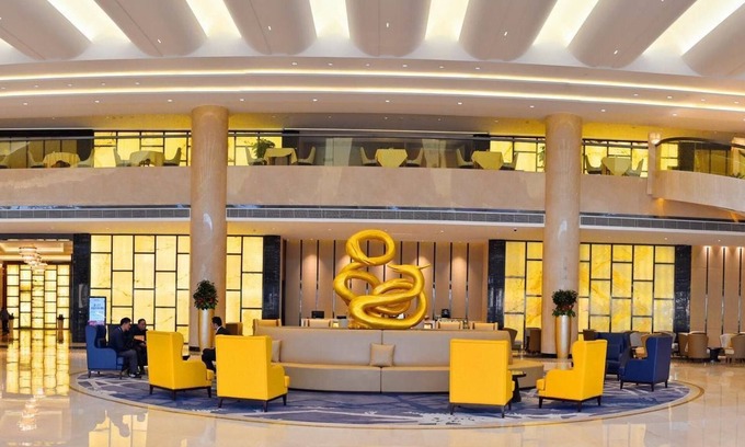 Huiyang Hotel | Inviting Grand Skylight Int'l Hotel Huizhou: 4-Star Comfort