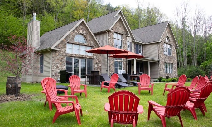 Cooperstown - Otsego Lake House | Guest Rated 10/10: Grand Slam Lake House Cooperstown