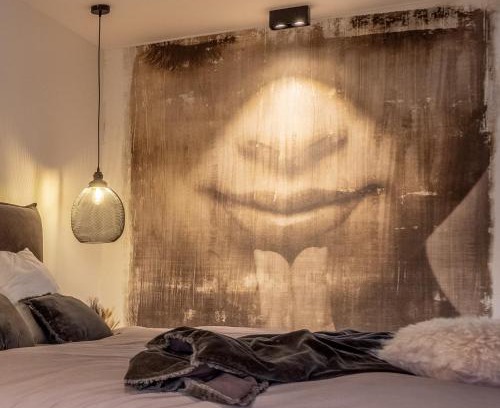 Spa Villa | Grand Spa-Francorchamps Villa - Chalourous "home sweat home" for Families, Friends & Pilots - Splendid 4-Bedroom with Home Cinema theater & pool