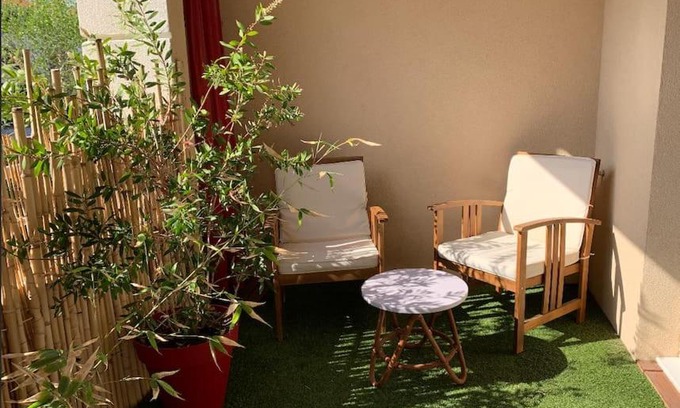 La Bouverie Apartment | Cozy Studio Near Sea and Mountains – Rated 9/10 by Guests
