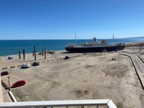 Le Barcares Apartment | Beachfront Studio with Large Terrace & Private Parking