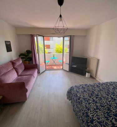 Thorigny-sur-Marne Apartment | Cozy Grand Studio with Balcony Near Disneyland Paris