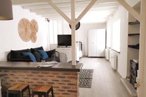 Saint-Maurice Apartment | Premier Grand Studio Near Paris with Terrace & High Rating