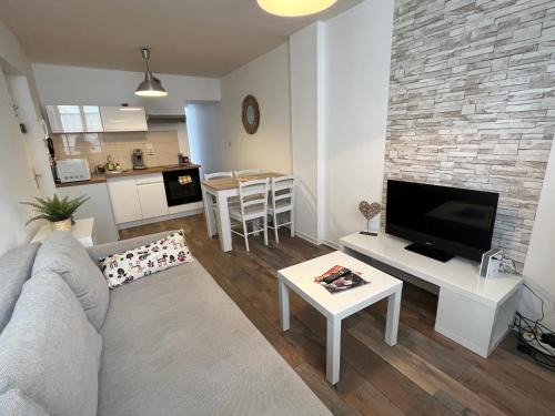 Bourgogne Apartment | Central Grand Studio with Pet-Friendly Options Near Cathedral