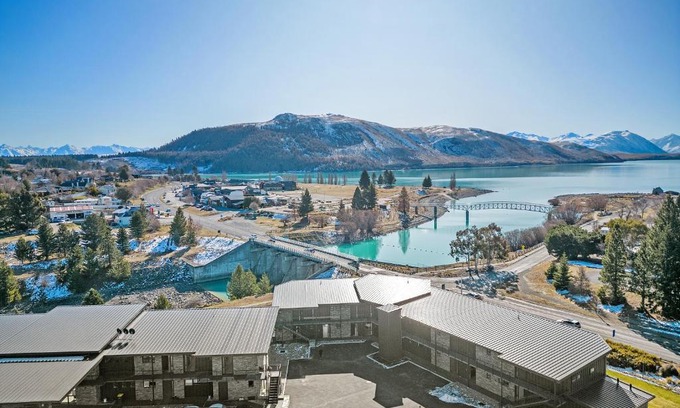 Lake Tekapo Hotel | Discover Grand Suites Lake Tekapo - Rated 9/10 with Hot Tub