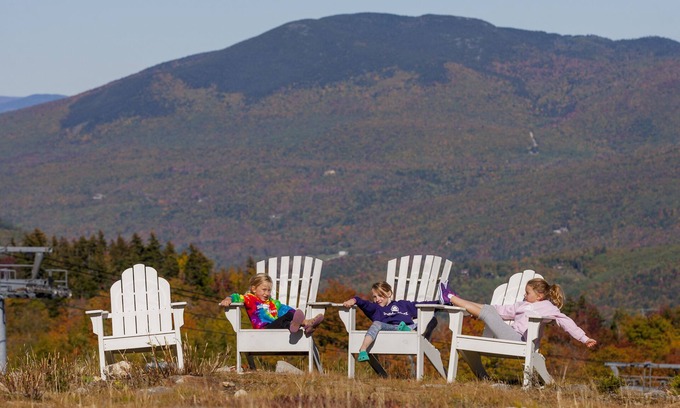 Sunday River Area Hotel | Inviting Grand Summit Hotel with Pool and Family Amenities