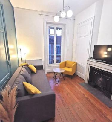 Charmettes - Bellecombe Apartment | Charming Grand T1 Bis Near Gare with Family-Friendly Amenities