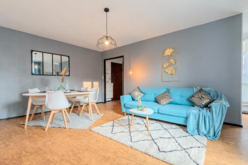 Hotel-de-Ville Apartment | Elegant Grand T2 near Lille with Private Parking & Terrace
