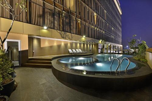 Tanjung Duren Utara Hotel | Relax at Grand Tjokro Jakarta: 4-Star Comfort Awaits