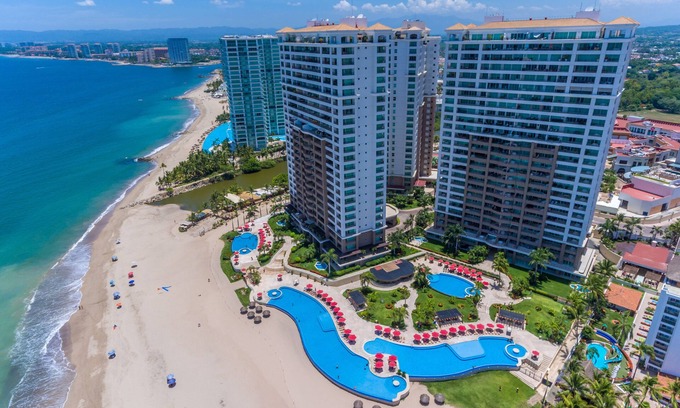 South Hotel Zone Condo | Unforgettable Grand Venetian Puerto Vallarta Beachfront Condo