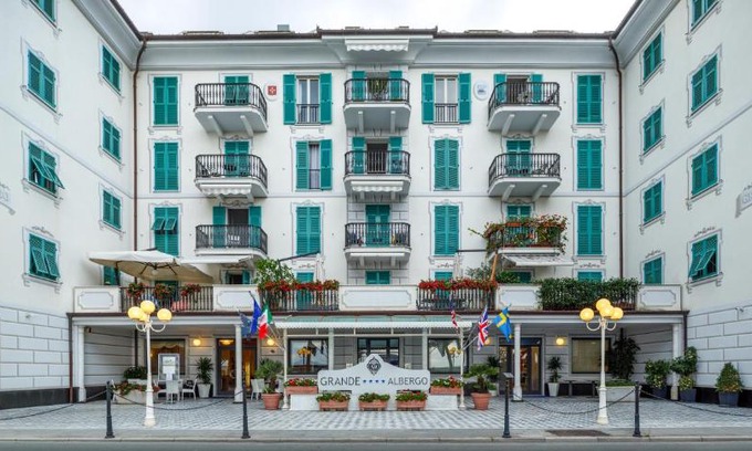 Sestri Levante Hotel | Experience Grande Albergo: Oceanfront Retreat with Pool