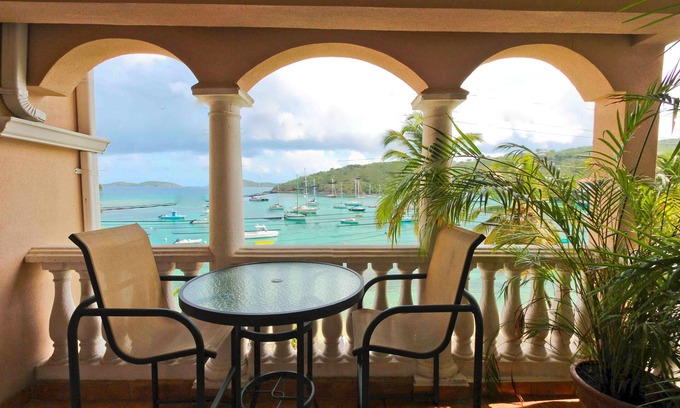 Estate Enighed Apartment | Stunning Grande Bay Surfside Studio with Ocean Views & WIFI