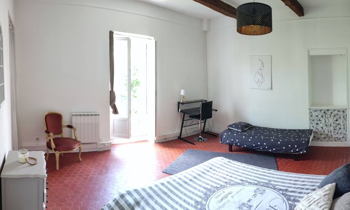 Sauvian House | Spacious Private Room with Kitchen - Guest Rated 10/10