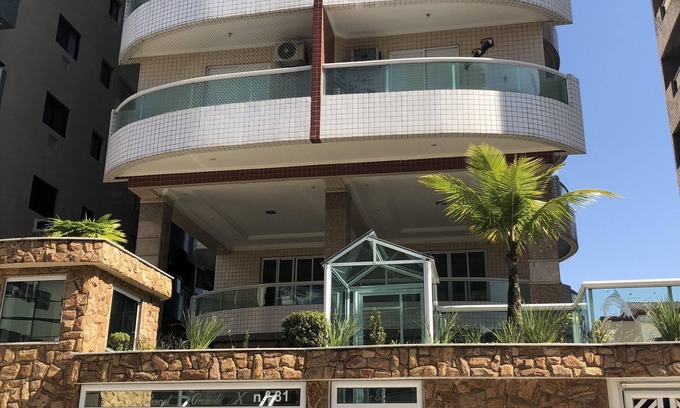 Guilhermina Apartment | Experience Grande Guilhermina Beach: Pet-Friendly Getaway