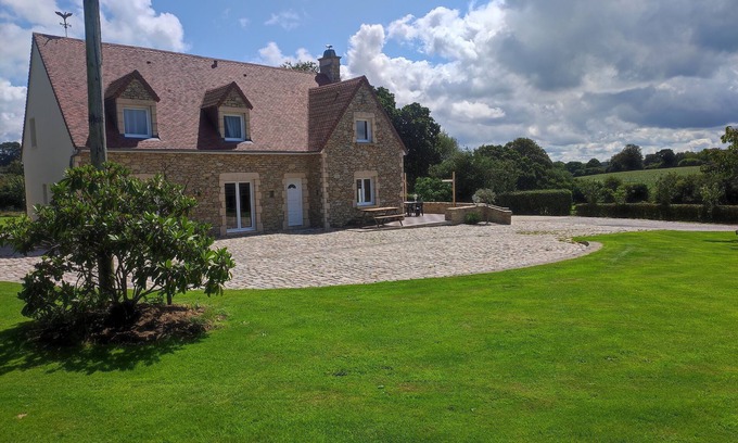 Digosville House | Grande Maison: Perfect Family Getaway Near the Beach