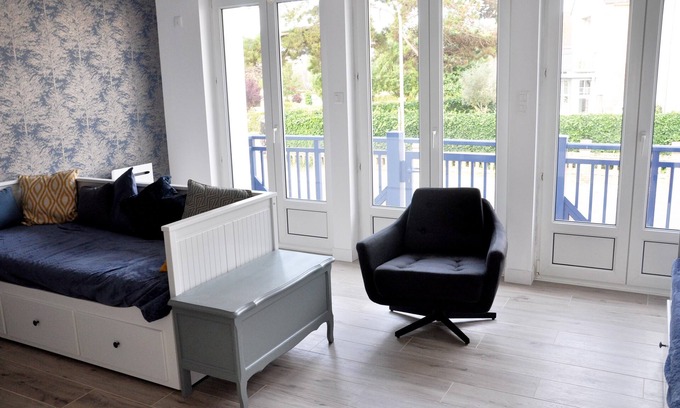 Bray-Dunes House | Seaside Grande Maison: Family and Pet Friendly Retreat