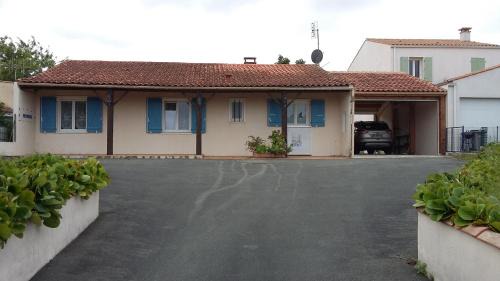 Heirs-Brouage House | Charming Grande Maison near Ile Oleron - Pet & Child Friendly