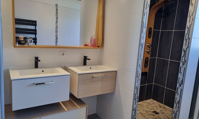 Briscous Villa | Family-Friendly Grande Maison with Spa and Kitchen Amenities