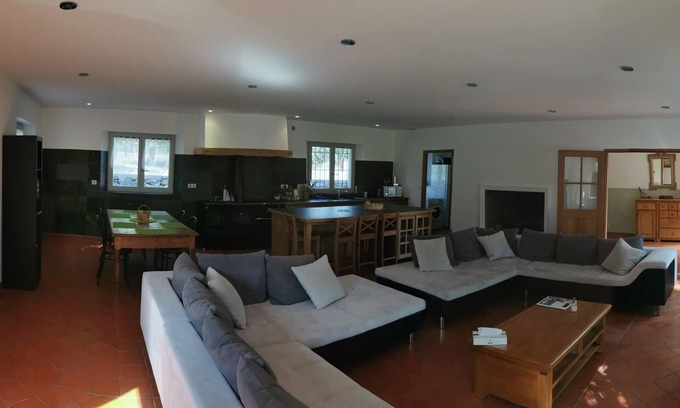 Tourves House | Nature-Inspired Grande Maison: Ideal for Animal Lovers