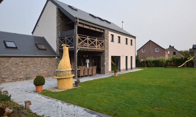 Bohon Villa | Grandeur Villa with Sauna & Jacuzzi in Durbuy