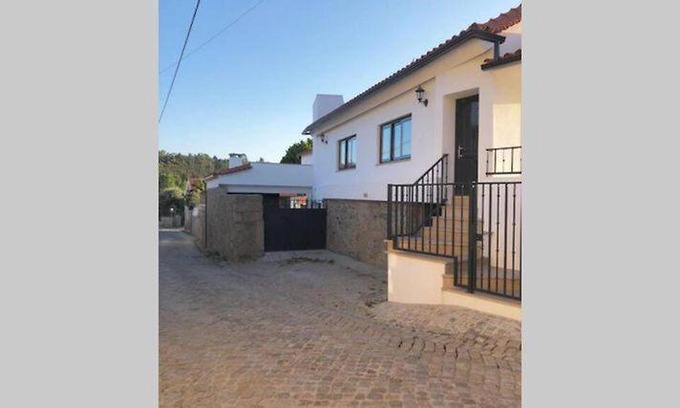 Espariz House | Guest-Rated Grandfather's House: Pet-Friendly Retreat