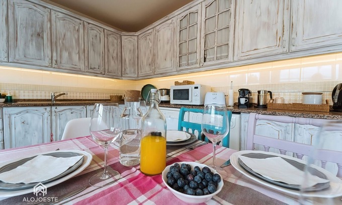 Torres Vedras House | Experience Grandfather Zé's House: Poolside Bliss in Silveira