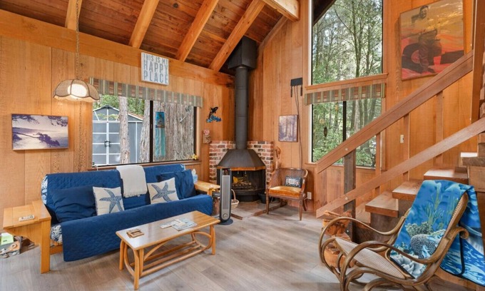 Gualala Cabin | Cozy Grandma's Cabin with Oceanfront Views