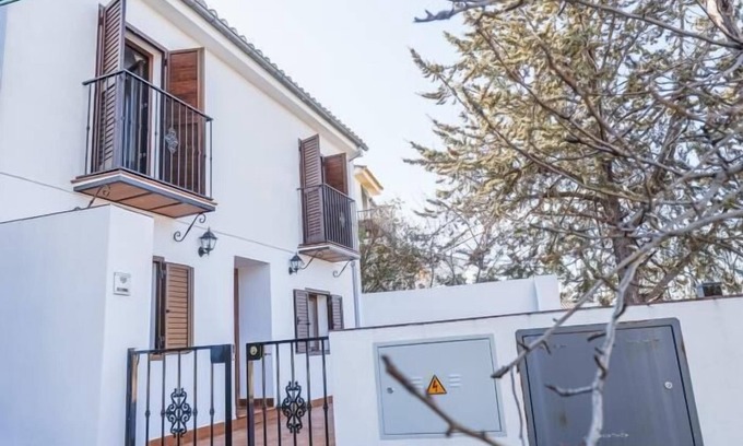 Montefrio Apartment | Welcome to Grandmother's Fantastic House - Family-Friendly Stay