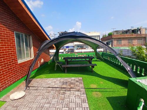 Anseong House | Idyllic Getaway at Grandmother's Vegetable Garden