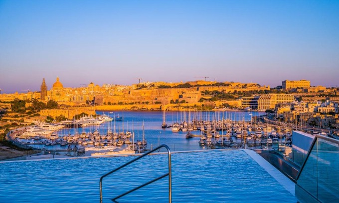 Gzira Hotel | Elegant Grands Suites Hotel Residences & Spa with Ocean Views