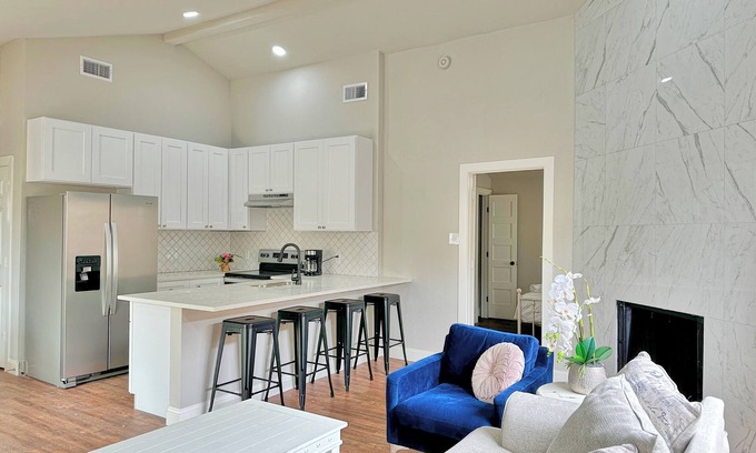 The Colony House | Grandscapes! Perfectly Located Near The Colony Shoreline