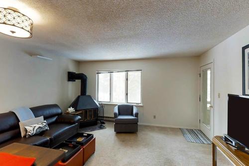 Peak 8 Apartment | Family-Friendly Grandview Condo with High Guest Ratings