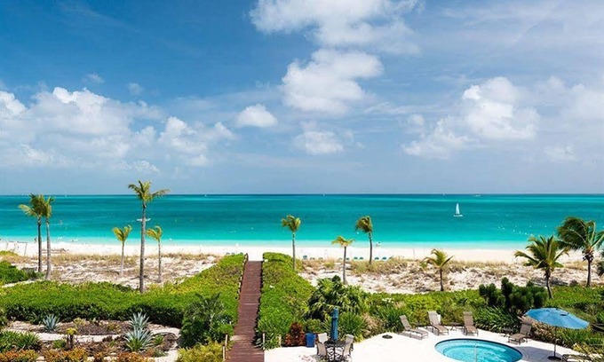 Grace Bay Condo | Experience Grandview on Grace Bay: Guest Rated 9.8/10