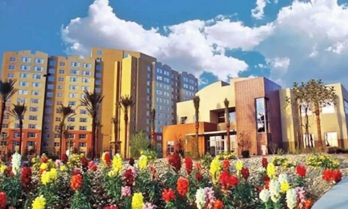 Enterprise Resort | Welcome to Grandview Resort: Relax by the Pool & Spa