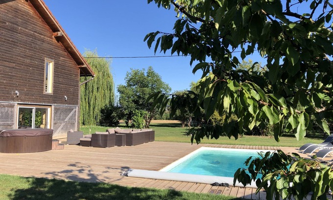 Furdenheim Villa | Unwind at Grange des 4 Roses: Spa, Pool & Ocean Views
