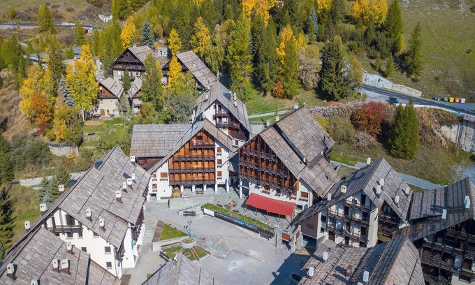 Grangesises Apartment | Pet-Friendly Grange Hike & Ski - Family Retreat in Sestriere