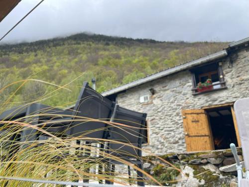 Auzat House | Pet-Friendly Gîte in the Pyrénées Ariégeoises, Rated 9.4