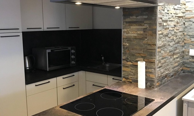 Waggershausen Apartment | Inviting Granny Flat with Terrace, Rated 9.6/10 by Guests