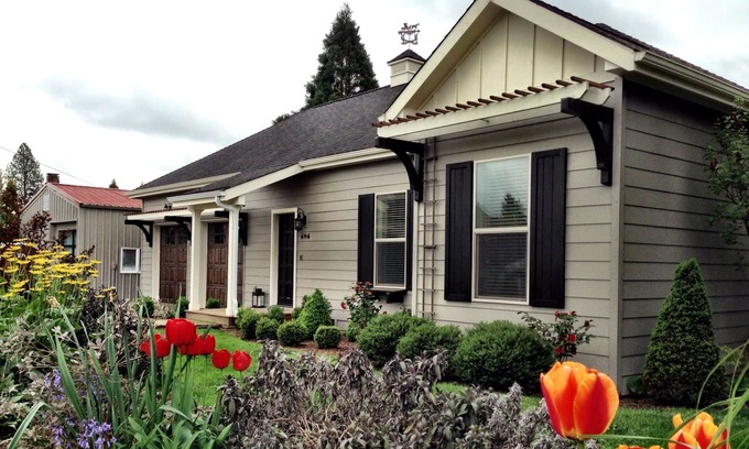 Carlton House | Exceptional Grant Street: Wine Country Retreat with Pool