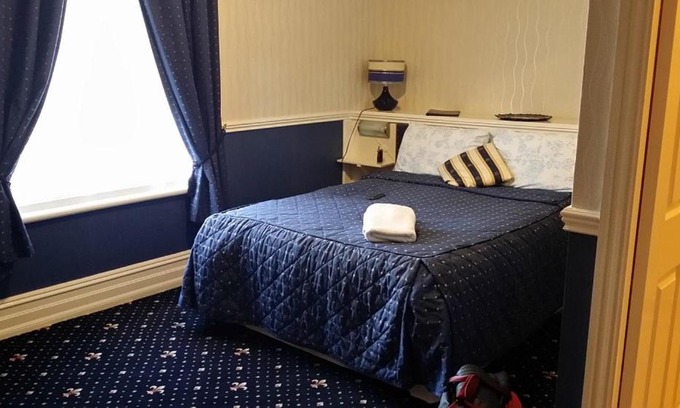 Grantham Hotel | Grantham Hotel: Pet-Friendly Stay with Family Breakfast