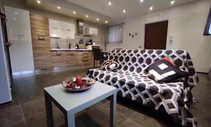 Canelli Apartment | Pet-Friendly Grape's Home with Ocean View & High Ratings