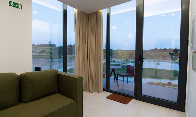 Carrazeda de Ansiaes Hotel | Grapple Hotel: 4-Star Retreat with Spa and Pool Access