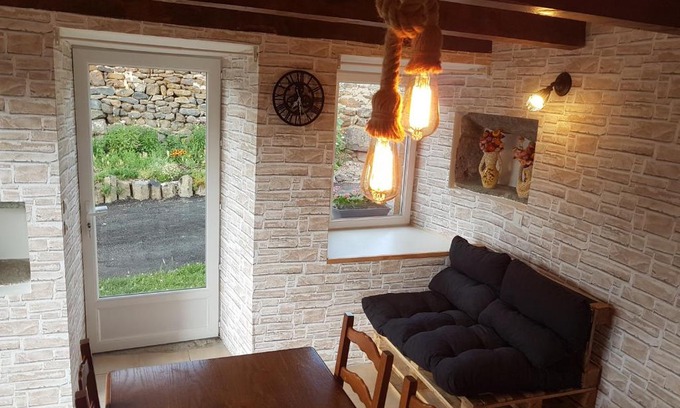 Ouides House | Pet-Friendly Getaway at Grasset Rittiron - Rated 8/10!