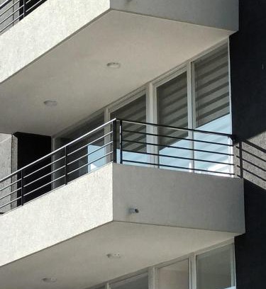 Vina del Mar Apartment | New Oceanfront Retreat: Guest Rated 9.8 with Pool & Breakfast