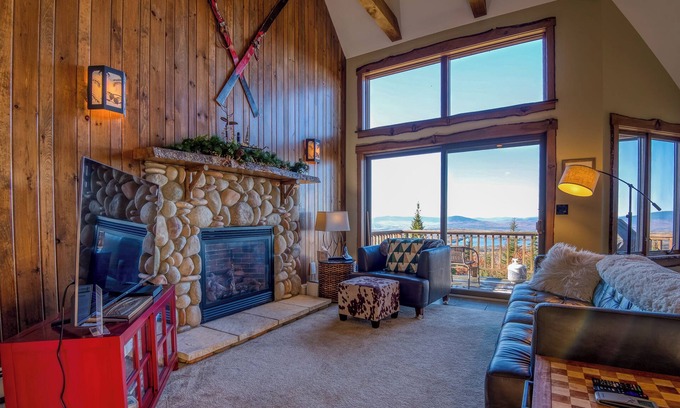 Rangeley Condo | Gray Fox 19: Ski-In/Ski-Out Condo with Breathtaking Views