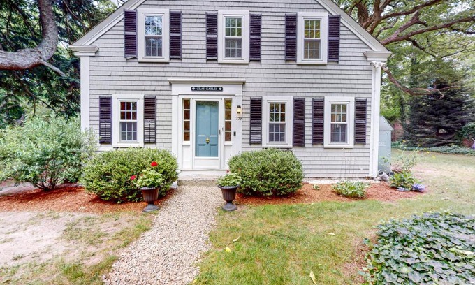 East Orleans House | Family-Friendly Gray Gables with Great Guest Ratings