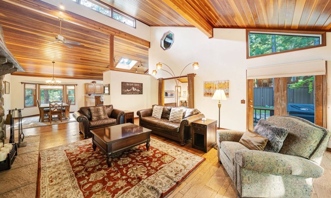 Graeagle House | Unforgettable Gray Haven at Graeagle - Top Rated Getaway