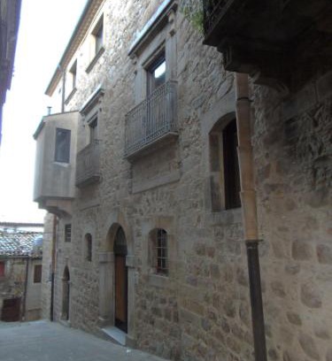 Mistretta Apartment | Top-Rated Grazia's House: Family-Friendly with Kitchen